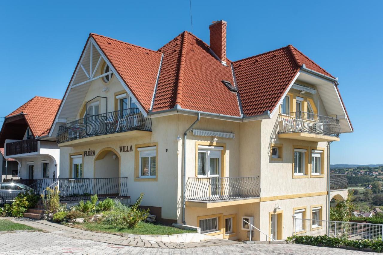 Flora Villa Heviz Ngoại thất bức ảnh